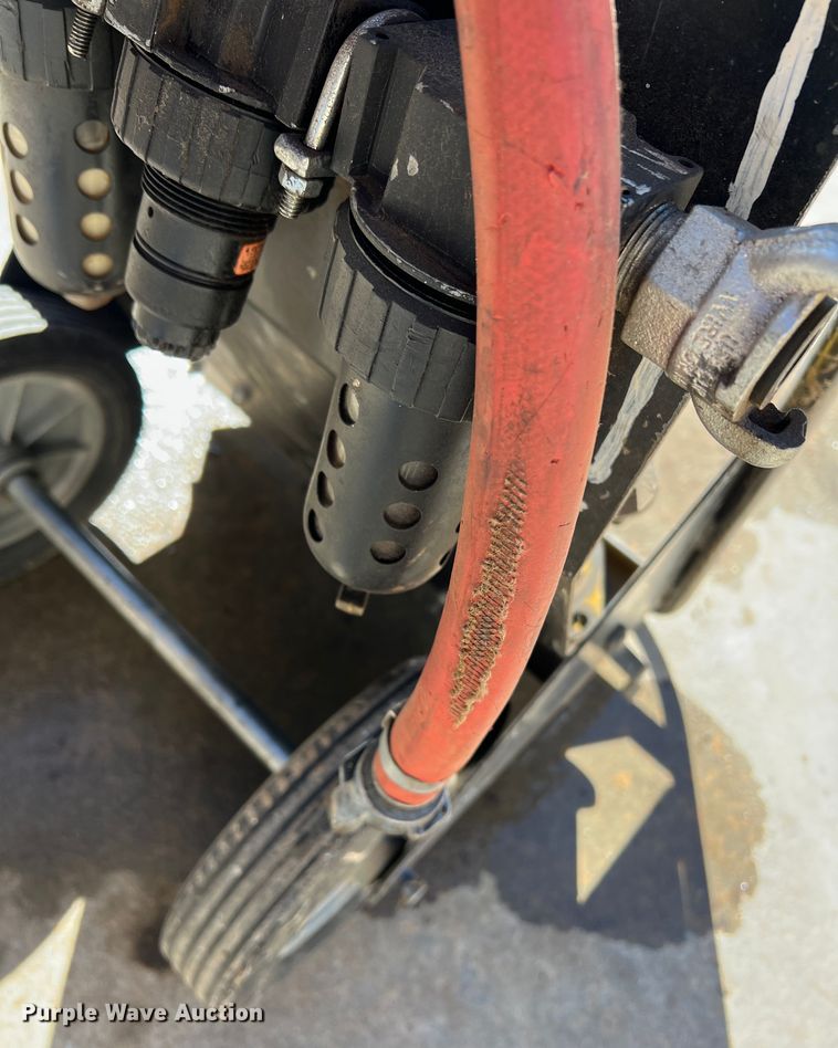 image for item DQ5805 Rhino  pneumatic post driver