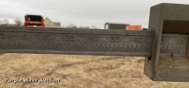 image for item DQ5809 Fairbanks  scale