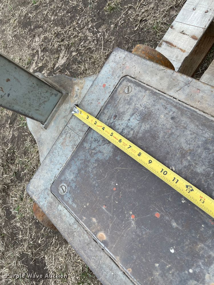 image for item DQ5809 Fairbanks  scale