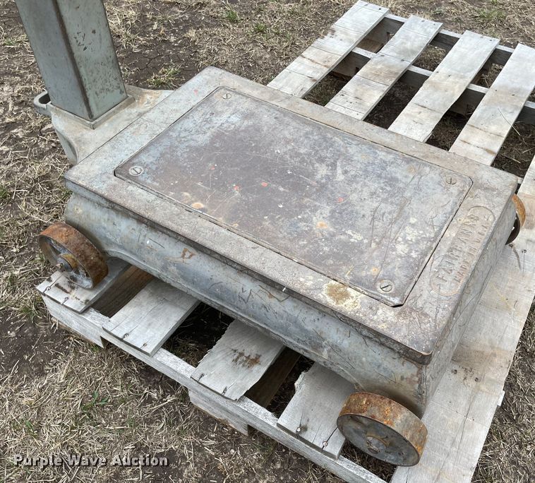 image for item DQ5809 Fairbanks  scale