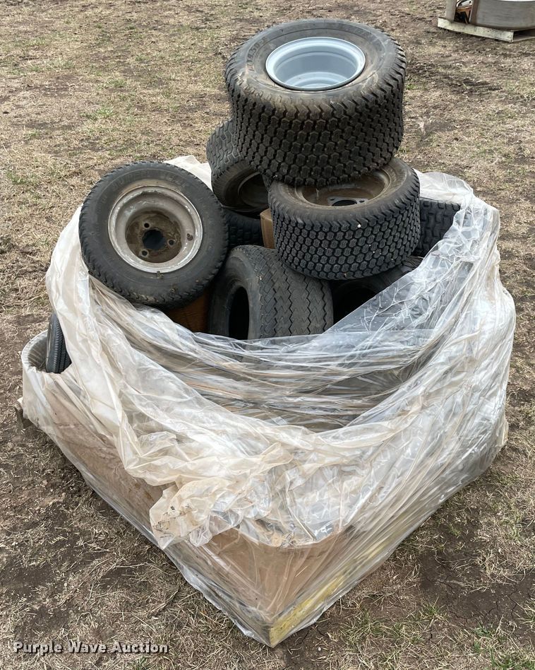 image for item DQ5810 Lawn mower tires