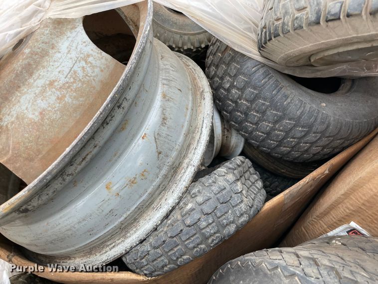 image for item DQ5810 Lawn mower tires