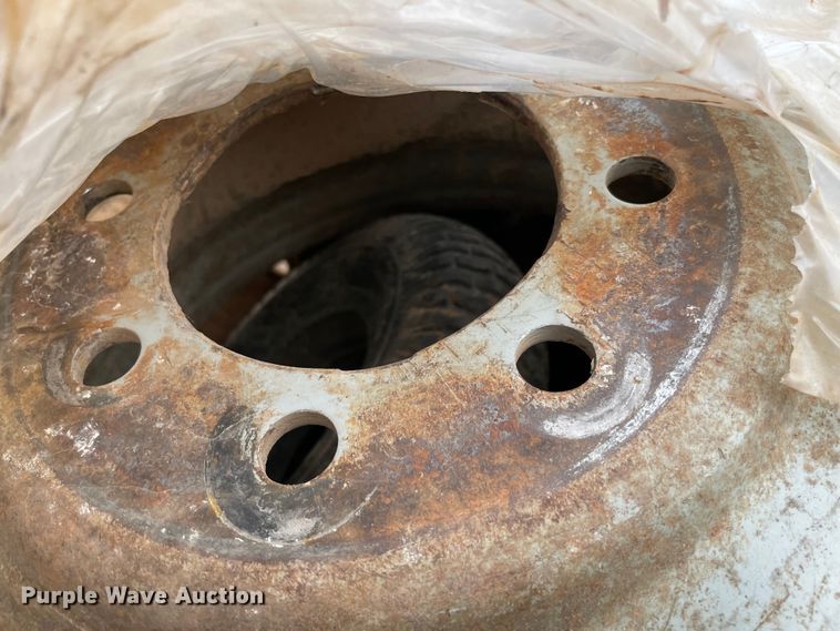 image for item DQ5810 Lawn mower tires