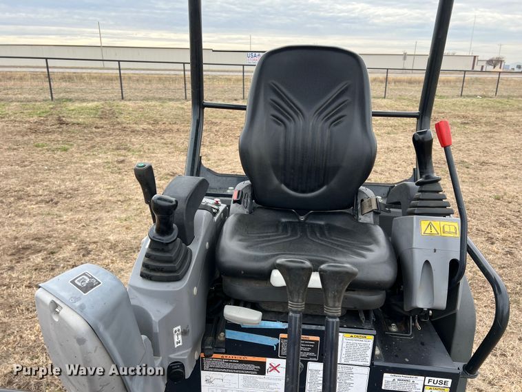 image for item DQ5811 2020 Kubota KX018-4  mini excavator