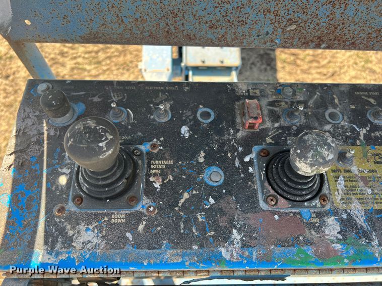 image for item DQ5816 1999 Genie S60  boom lift