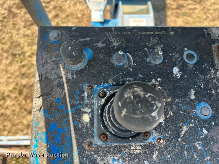 image for item DQ5816 1999 Genie S60  boom lift