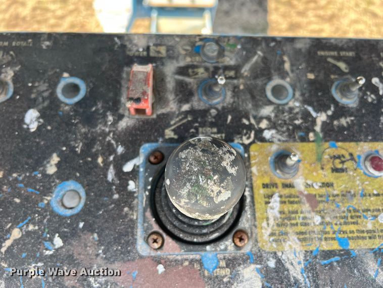 image for item DQ5816 1999 Genie S60  boom lift