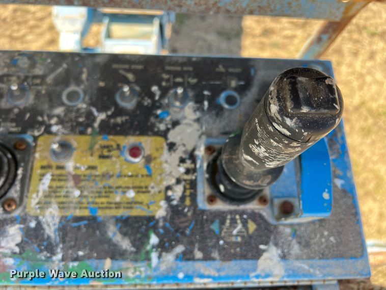 image for item DQ5816 1999 Genie S60  boom lift