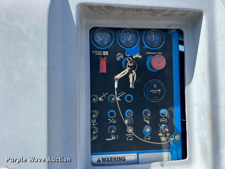 image for item DQ5816 1999 Genie S60  boom lift