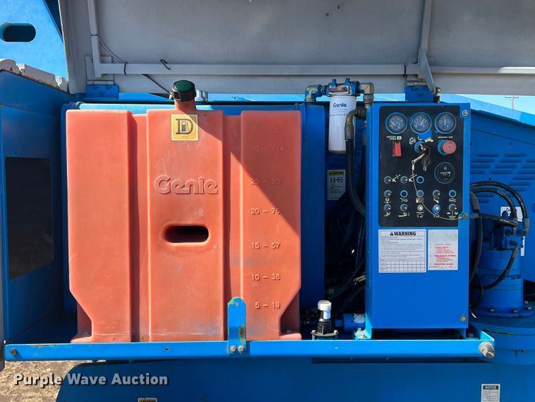 image for item DQ5816 1999 Genie S60  boom lift