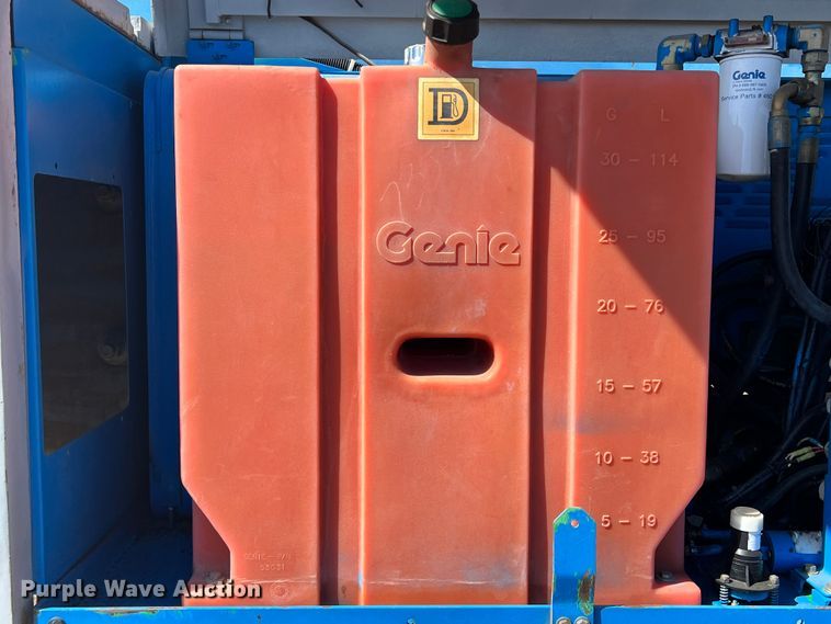 image for item DQ5816 1999 Genie S60  boom lift