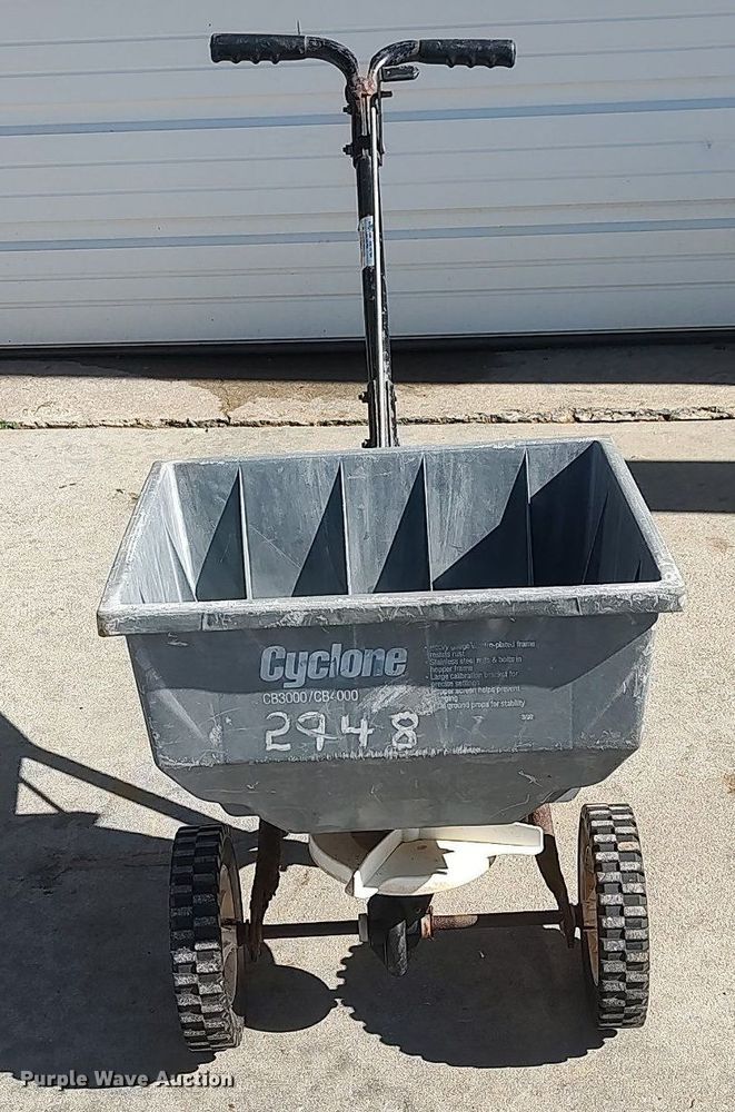 image for item DQ5820 Cyclone CB3000/CB4000  spreader