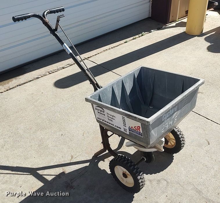 image for item DQ5820 Cyclone CB3000/CB4000  spreader