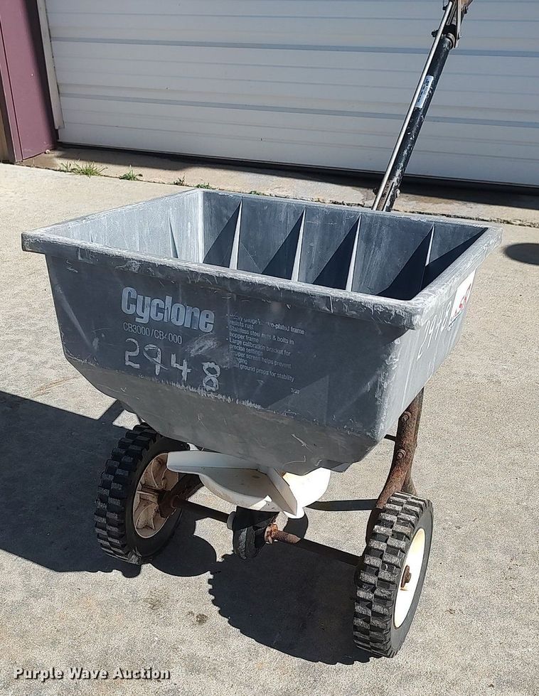 image for item DQ5820 Cyclone CB3000/CB4000  spreader