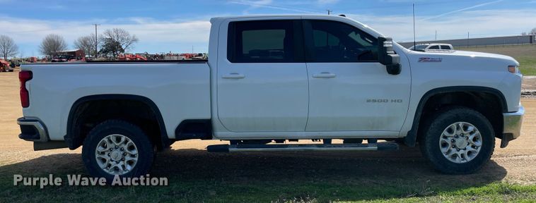 image for item DS2830 2020 Chevrolet Silverado 2500HD  Crew Cab pickup truck