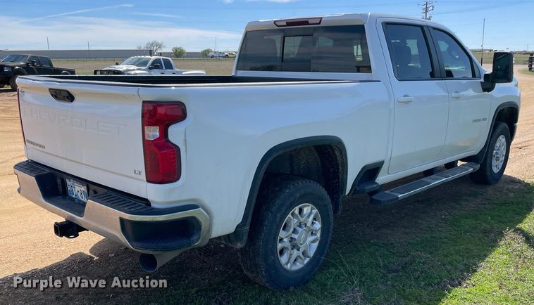 image for item DS2830 2020 Chevrolet Silverado 2500HD  Crew Cab pickup truck