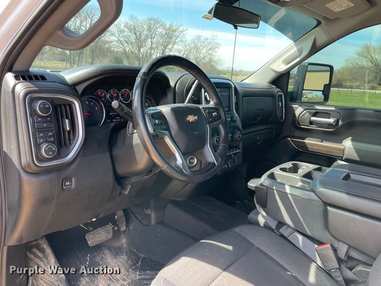 image for item DS2830 2020 Chevrolet Silverado 2500HD  Crew Cab pickup truck