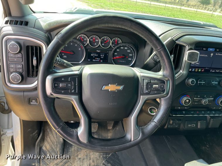 image for item DS2830 2020 Chevrolet Silverado 2500HD  Crew Cab pickup truck