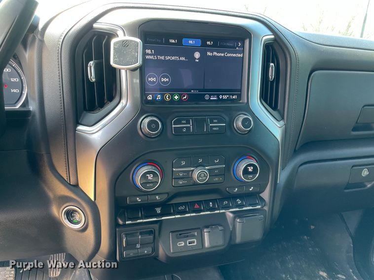 image for item DS2830 2020 Chevrolet Silverado 2500HD  Crew Cab pickup truck