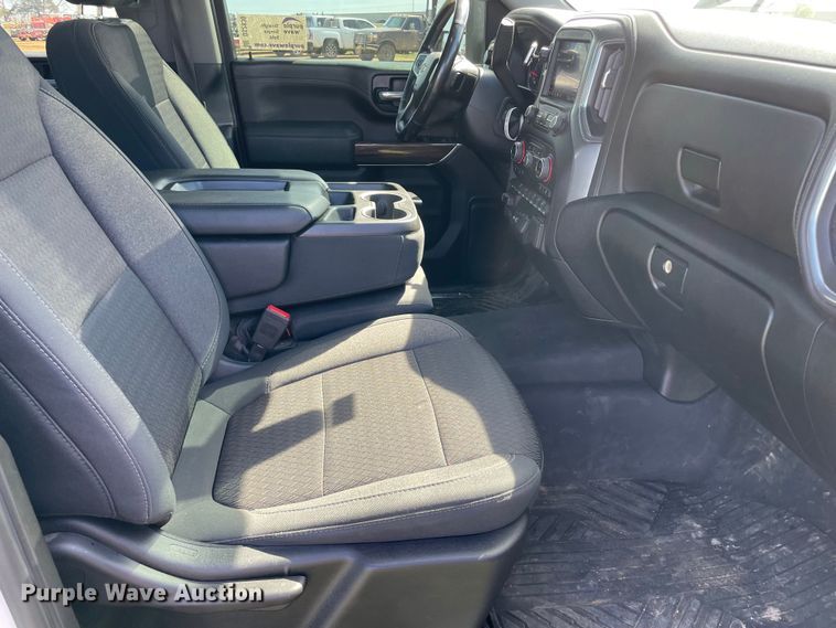 image for item DS2830 2020 Chevrolet Silverado 2500HD  Crew Cab pickup truck