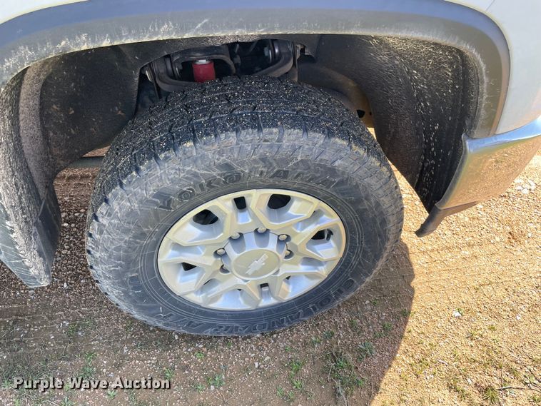 image for item DS2830 2020 Chevrolet Silverado 2500HD  Crew Cab pickup truck