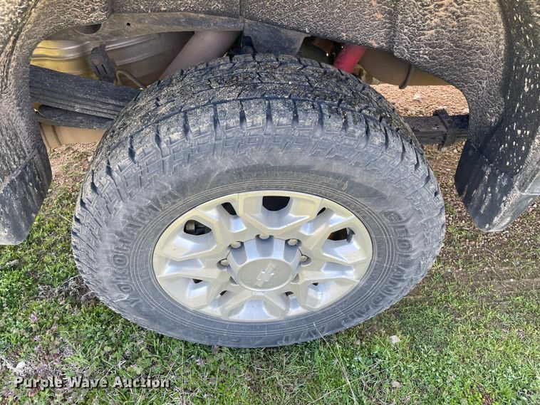 image for item DS2830 2020 Chevrolet Silverado 2500HD  Crew Cab pickup truck