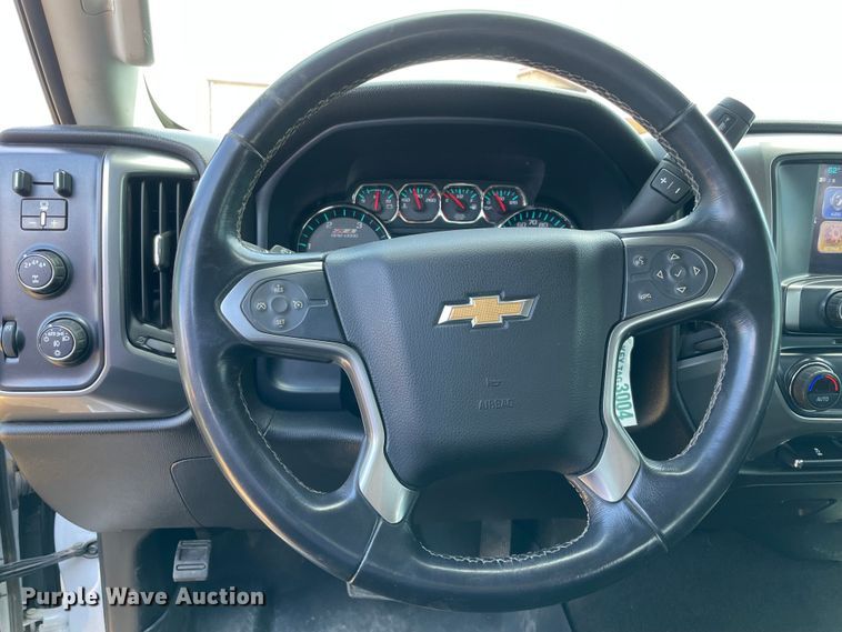 image for item DS2835 2017 Chevrolet Silverado 2500HD  Crew Cab pickup truck