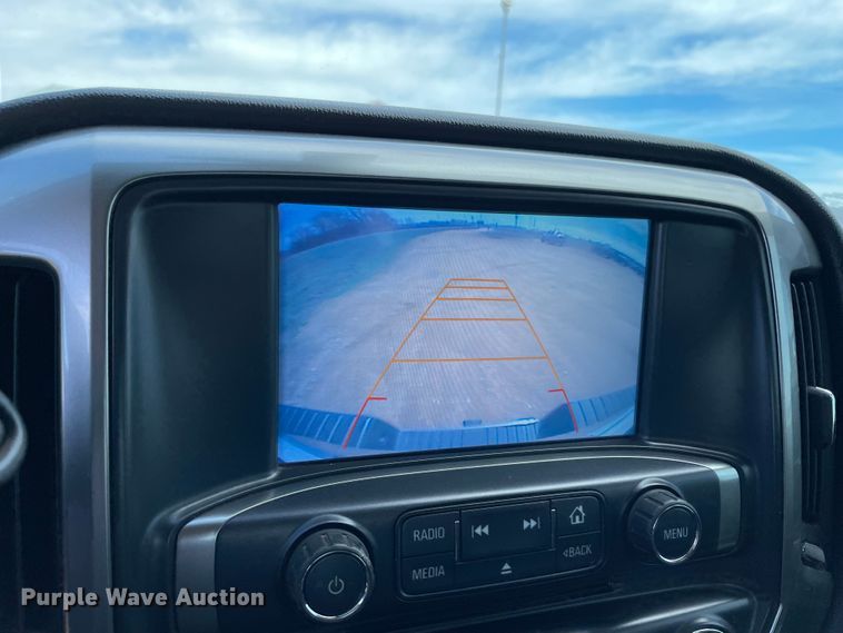 image for item DS2835 2017 Chevrolet Silverado 2500HD  Crew Cab pickup truck