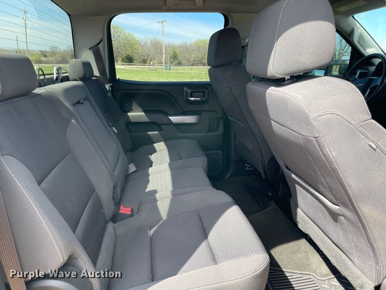 image for item DS2835 2017 Chevrolet Silverado 2500HD  Crew Cab pickup truck