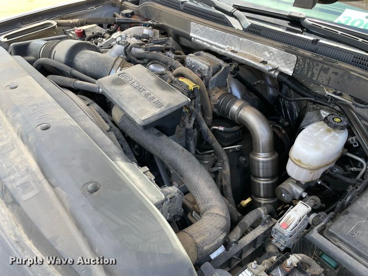 image for item DS2835 2017 Chevrolet Silverado 2500HD  Crew Cab pickup truck