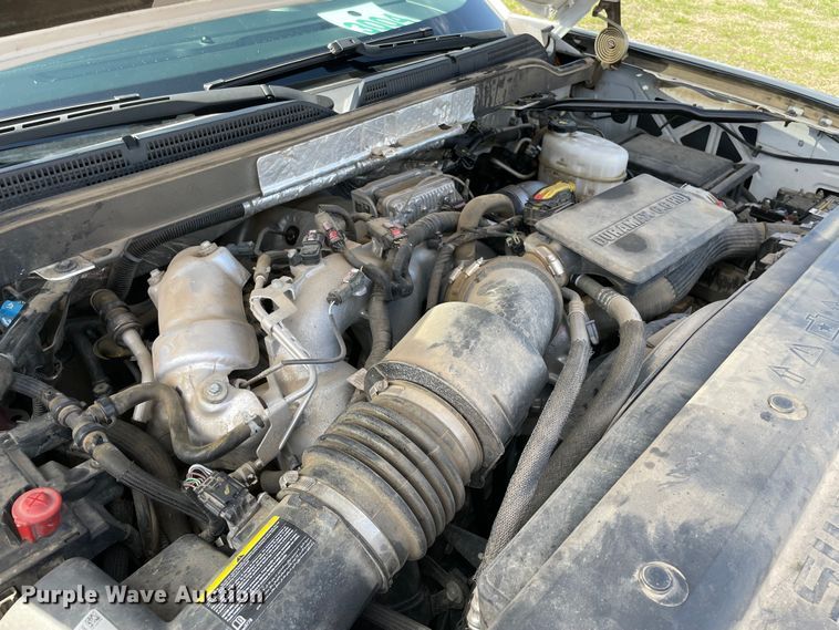 image for item DS2835 2017 Chevrolet Silverado 2500HD  Crew Cab pickup truck