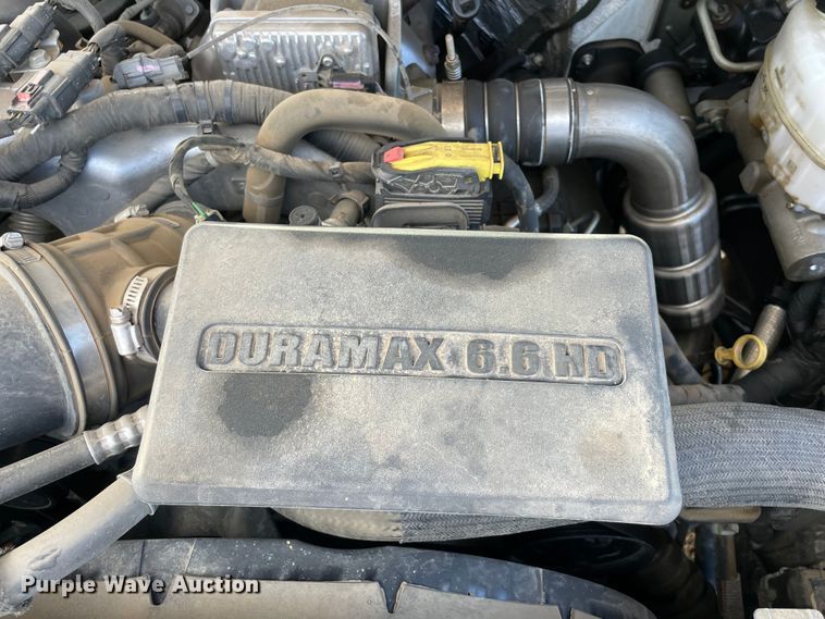 image for item DS2835 2017 Chevrolet Silverado 2500HD  Crew Cab pickup truck