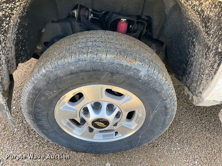 image for item DS2835 2017 Chevrolet Silverado 2500HD  Crew Cab pickup truck