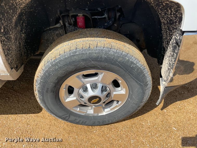 image for item DS2835 2017 Chevrolet Silverado 2500HD  Crew Cab pickup truck