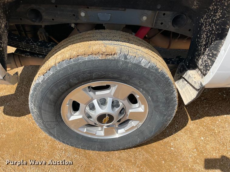 image for item DS2835 2017 Chevrolet Silverado 2500HD  Crew Cab pickup truck