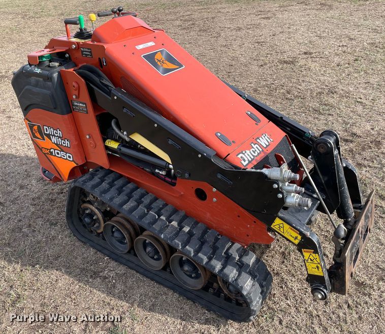 image for item MM9381 2019 Ditch Witch SK1050  compact utility loader