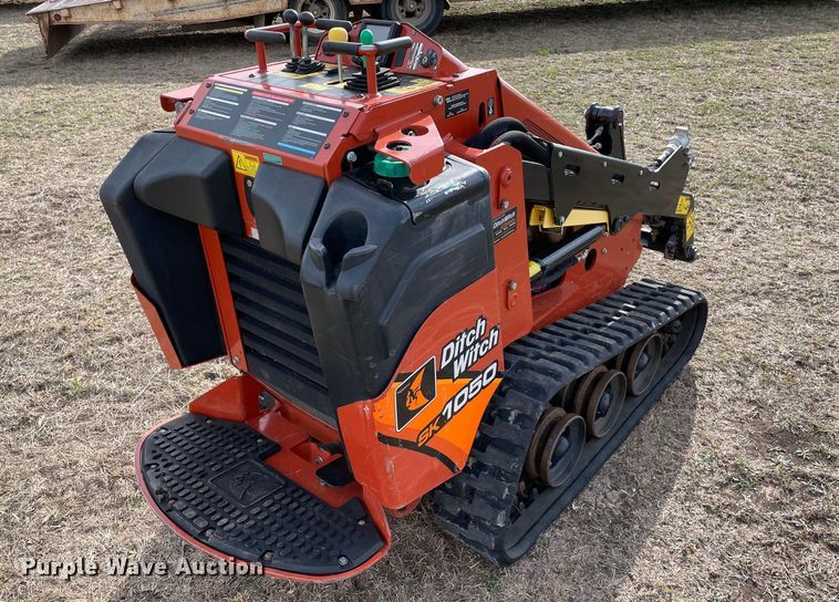 image for item MM9381 2019 Ditch Witch SK1050  compact utility loader