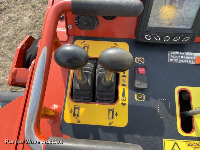 image for item MM9381 2019 Ditch Witch SK1050  compact utility loader