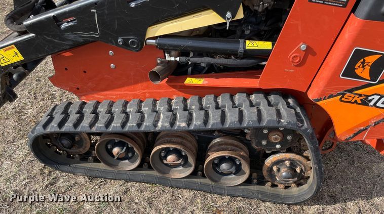 image for item MM9381 2019 Ditch Witch SK1050  compact utility loader