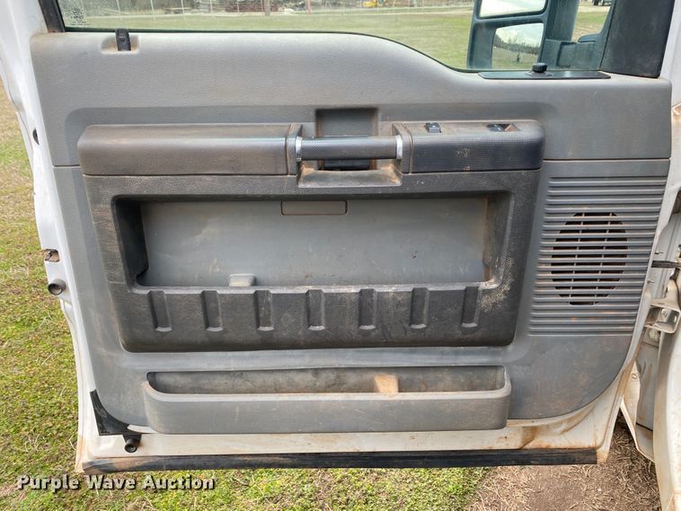 image for item DL7032 2013 Ford F250 Super Duty  SuperCab pickup truck