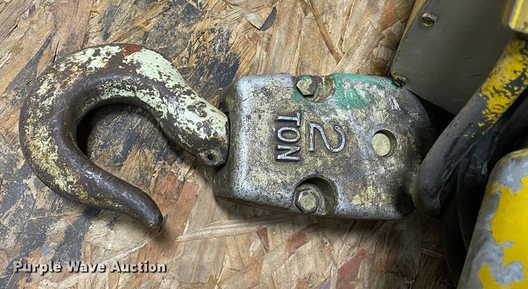 image for item DL7052 Yale  electric hoist