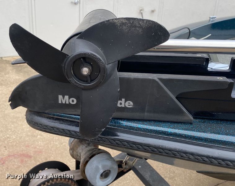 image for item DL7054 1992 Ranger 364V  boat