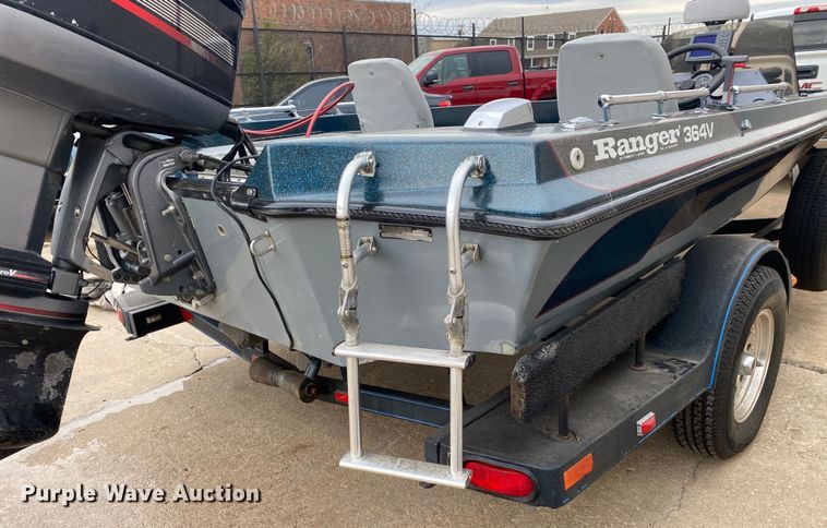image for item DL7054 1992 Ranger 364V  boat