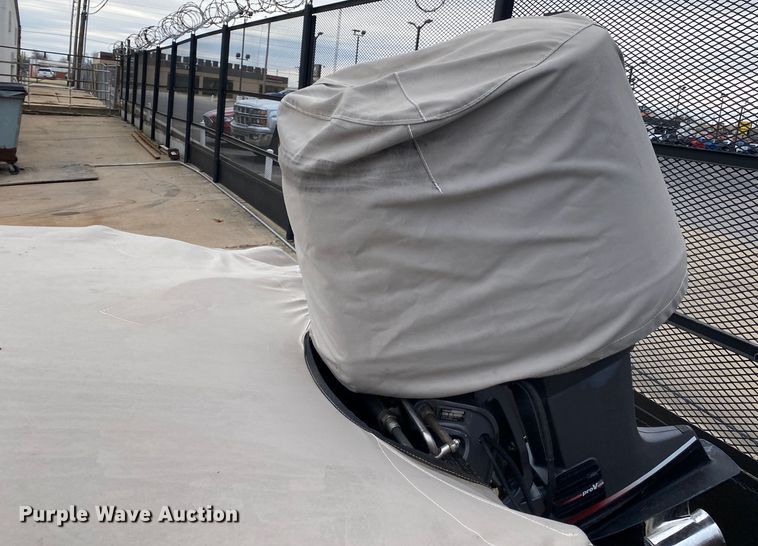 image for item DL7054 1992 Ranger 364V  boat