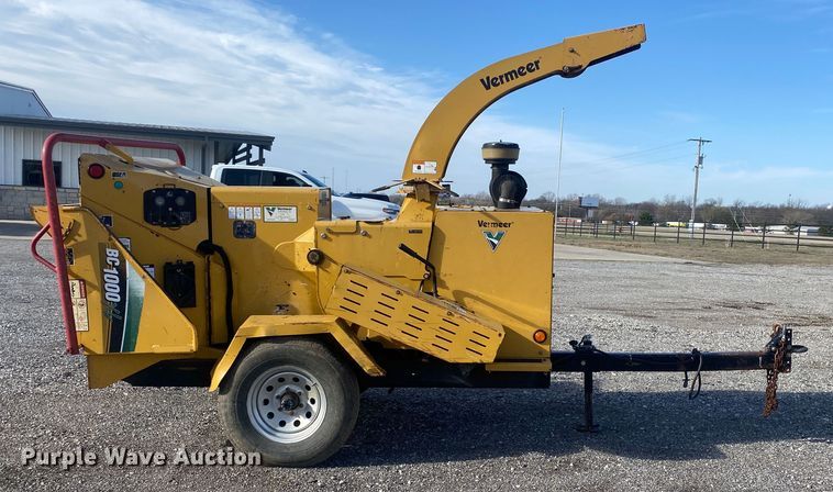 image for item DL7057 2012 Vermeer BC1000XL  wood chipper