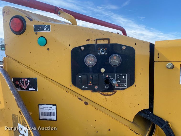 image for item DL7057 2012 Vermeer BC1000XL  wood chipper