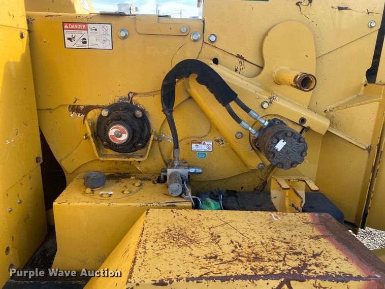 image for item DL7057 2012 Vermeer BC1000XL  wood chipper