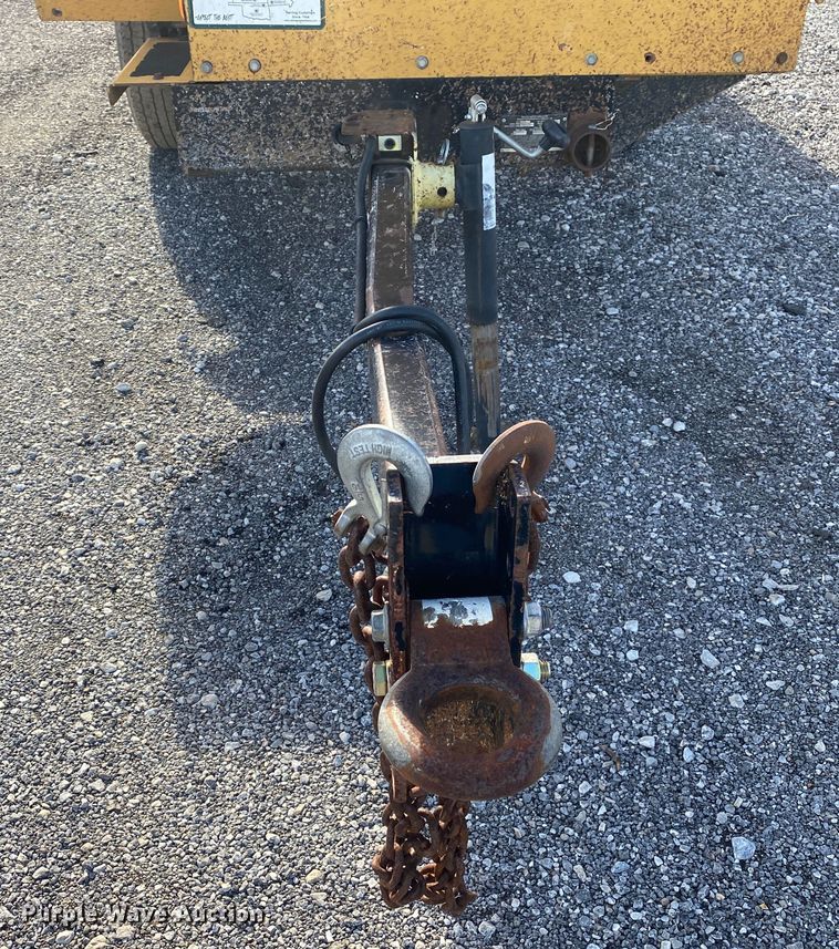 image for item DL7057 2012 Vermeer BC1000XL  wood chipper