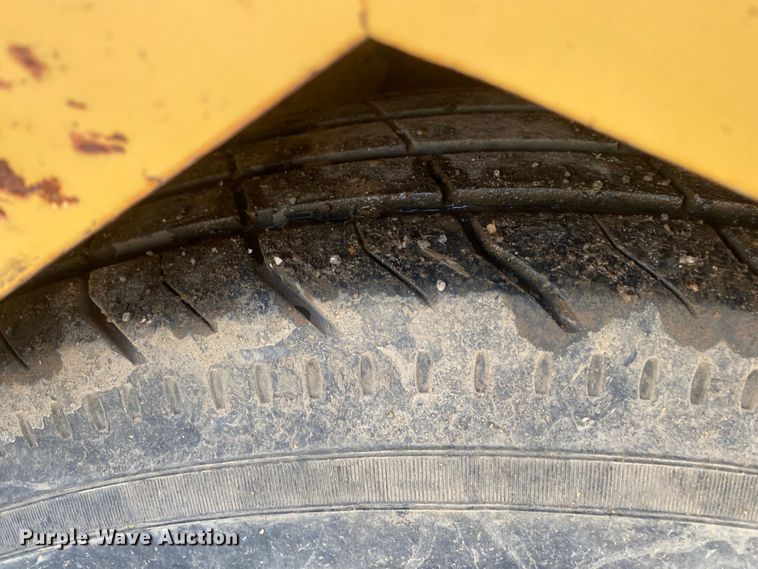 image for item DL7057 2012 Vermeer BC1000XL  wood chipper