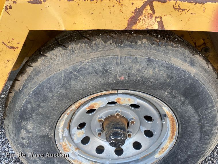 image for item DL7057 2012 Vermeer BC1000XL  wood chipper